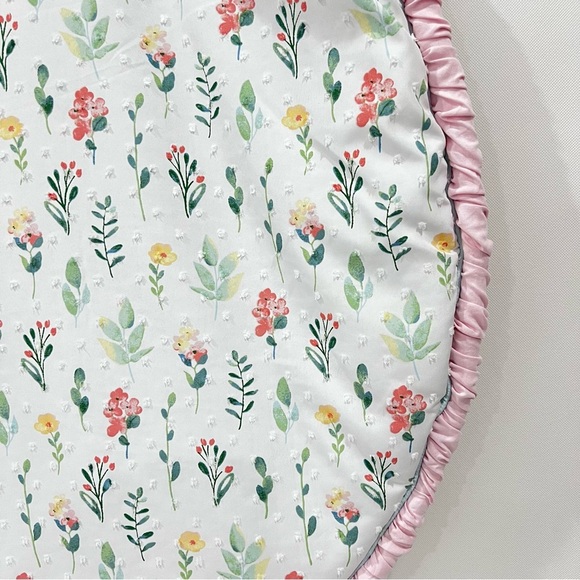 Meadow Dreams Baby Playmat with Border Round White/Pink Amelia Floral 36" X 36" - Picture 3 of 10